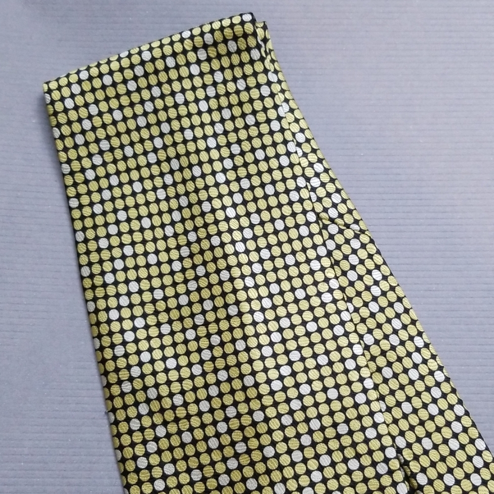 Green and Silver Tie